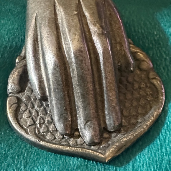 Vintage Metal Hand Clip Silver toned. Great patina. - Picture 3 of 7